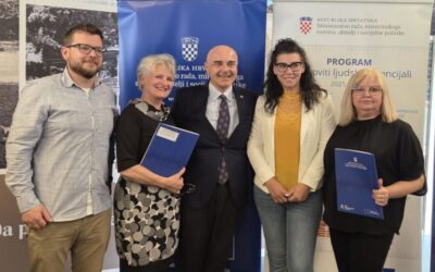 Udruzi tjelesnih invalida VPŽ i Dijabetes klub tip 1 ministar Ružić uručio ugovore za projekte širenja socijalnih usluga